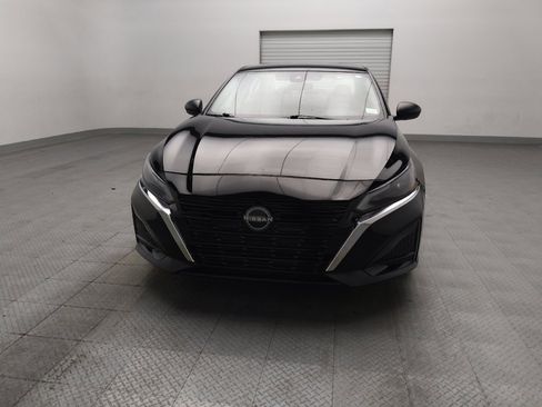 Used 2024 Nissan Altima 2.5 SV FWD image 15