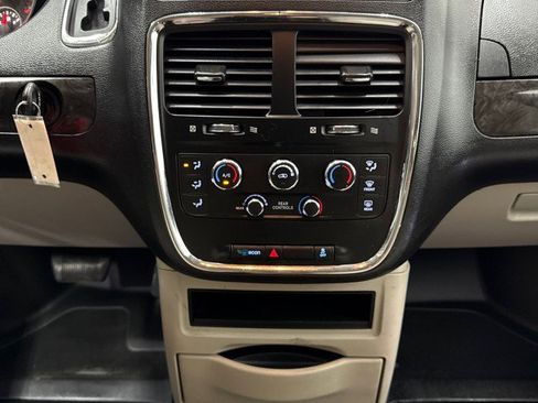 Used 2016 Dodge Grand Caravan SE w/ Quick Order Package 29E SE image 19