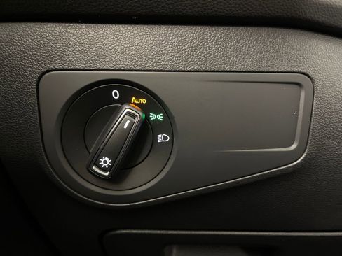 Used 2020 Volkswagen Tiguan SE w/ Panoramic Sunroof Package image 30