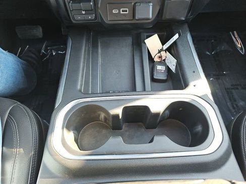 Used 2022 GMC Sierra 3500 Denali w/ Denali Ultimate Package image 19