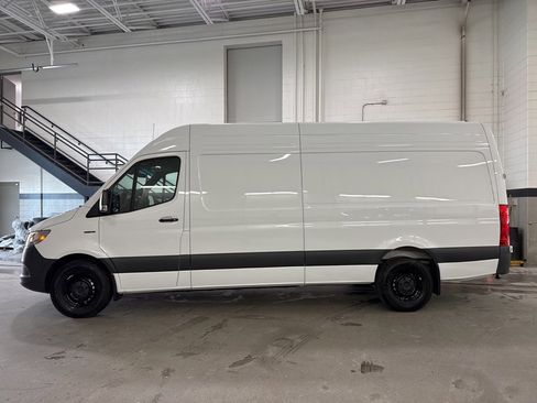 Used 2024 Mercedes-Benz eSprinter 170 Cargo image 1
