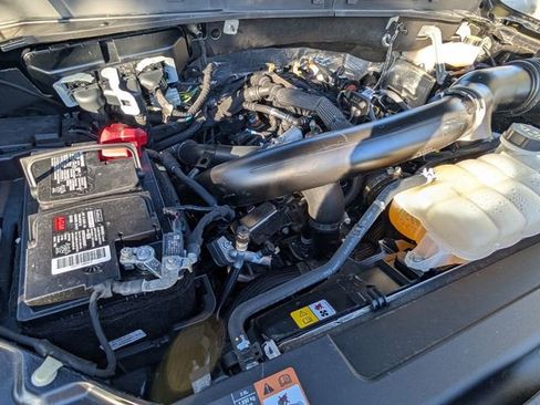 Used 2024 Ford Expedition XLT image 17