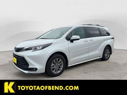 Used 2025 Toyota Sienna XLE w/ XLE Plus Package