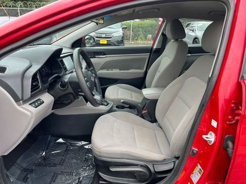 Used 2020 Hyundai Elantra SEL image 18