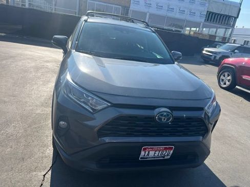 Used 2020 Toyota RAV4 XLE w/ Carpet Mat Package AWD/4WD image 8