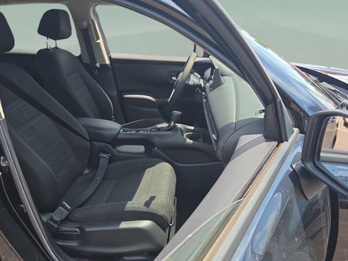 Used 2023 Honda HR-V LX image 15