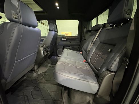 Used 2024 Chevrolet Silverado 2500 High Country w/ High Country Premium Package image 46