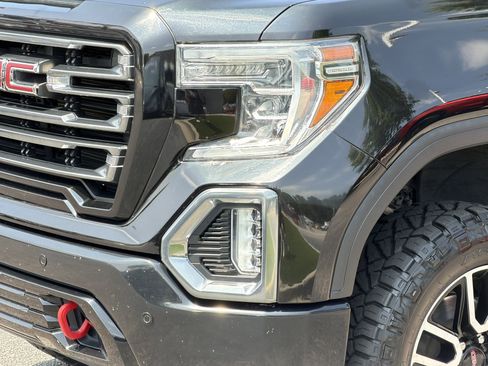 Used 2019 GMC Sierra 1500 AT4 w/ AT4 Premium Package AWD/4WD image 8