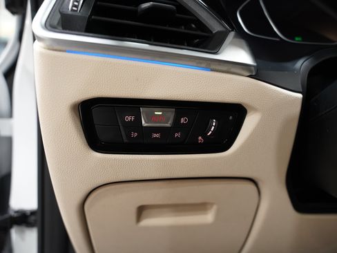 Used 2021 BMW 430i Coupe w/ Convenience Package RWD image 29
