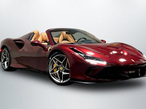 Used 2021 Ferrari F8 Tributo RWD image 1
