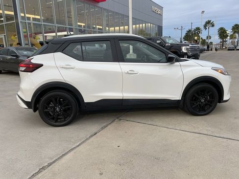 Certified 2023 Nissan Kicks SV image 2