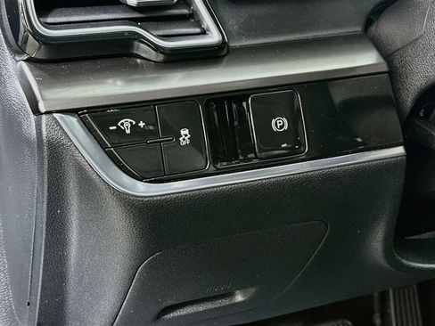 Used 2025 Kia Sportage EX FWD image 10