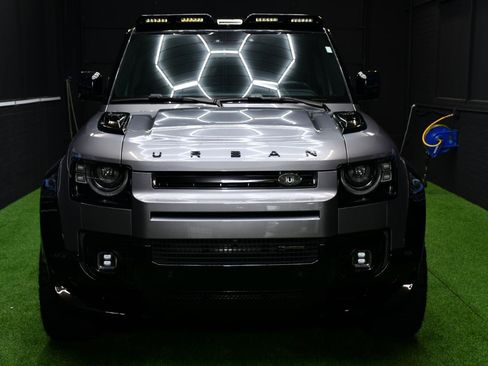 Used 2023 Land Rover Defender 110 X-Dynamic SE AWD/4WD image 19
