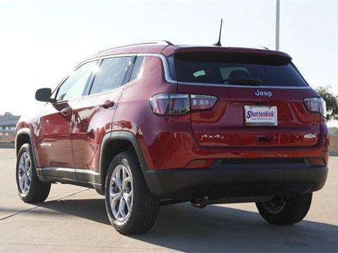 New 2026 Jeep Compass Latitude image 7