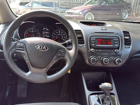 Used 2018 Kia Forte LX FWD image 29