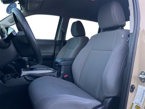 Used 2019 Toyota Tacoma SR5 image 28