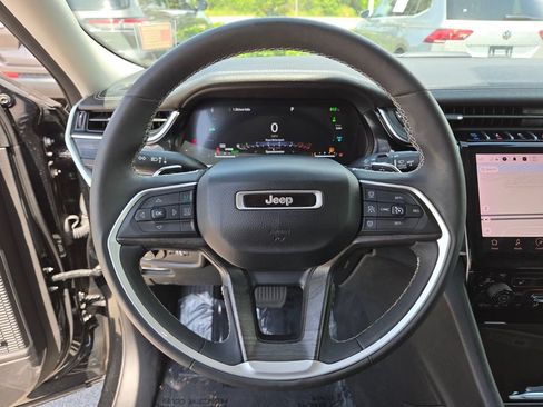 Used 2023 Jeep Grand Cherokee 4WD 4xe image 33