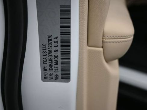 Used 2021 Jeep Grand Cherokee L Limited RWD image 18
