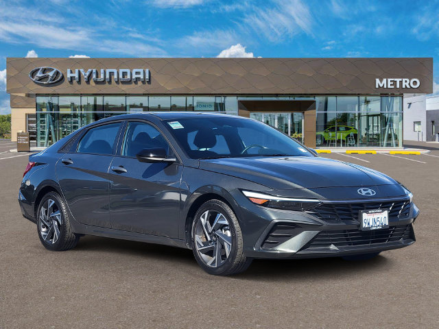 Used 2025 Hyundai Elantra Sport FWD image 1