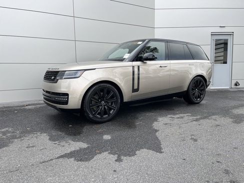 New 2025 Land Rover Range Rover SE image 13