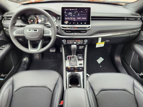 New 2026 Jeep Compass Latitude image 19