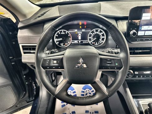 Used 2024 Mitsubishi Outlander SE image 15