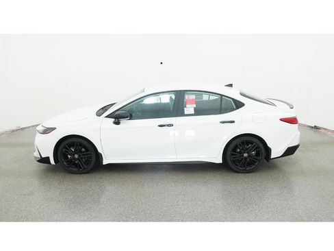 New 2026 Toyota Camry Hybrid image 3