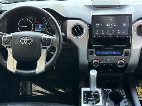 Used 2017 Toyota Tundra Limited w/ Limited Premium Package RWD image 18