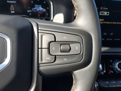 Used 2024 GMC Sierra 1500 AT4 w/ Technology Package image 21