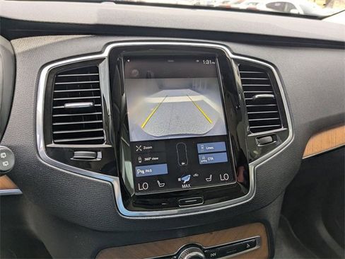 Used 2021 Volvo XC90 T6 Momentum w/ Advanced Package image 18