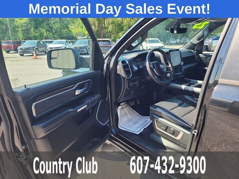 Used 2025 RAM 1500 Laramie AWD/4WD image 10