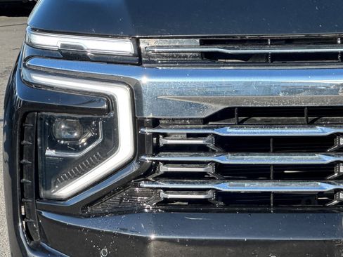 Used 2025 Chevrolet Suburban Premier image 48