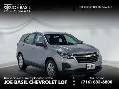 Used 2024 Chevrolet Equinox LS w/ Driver Confidence II Package image 1