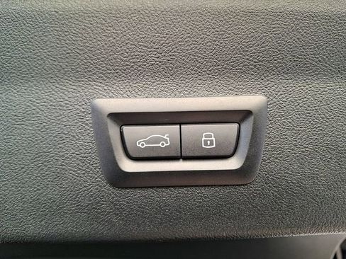 Used 2025 BMW X4 M40i w/ Premium Package image 30