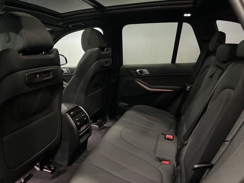 Used 2022 BMW X5 xDrive40i w/ M Sport Package AWD/4WD image 23