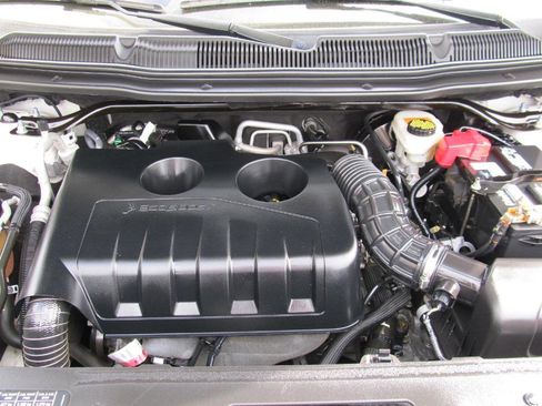 Used 2017 Ford Explorer XLT w/ Equipment Group 202A image 45