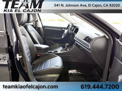 Used 2024 Volkswagen Jetta SE image 11