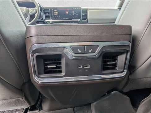 Used 2026 GMC Sierra 1500 SLT AWD/4WD image 17