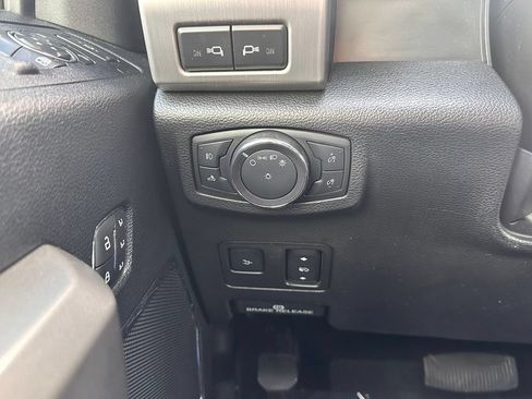 Certified 2020 Ford F350 Platinum w/ Tremor Off-Road Package AWD/4WD image 31