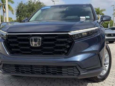 Used 2025 Honda CR-V EX image 2