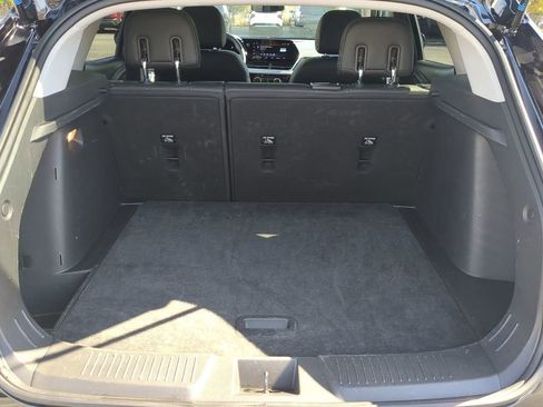 Used 2025 Chevrolet Trax LT w/ LT Convenience Package image 13