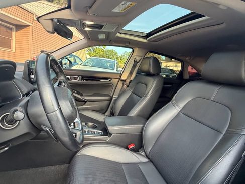 Used 2022 Honda Civic Touring image 10