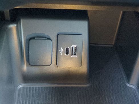 Used 2025 Ford Explorer ST image 23