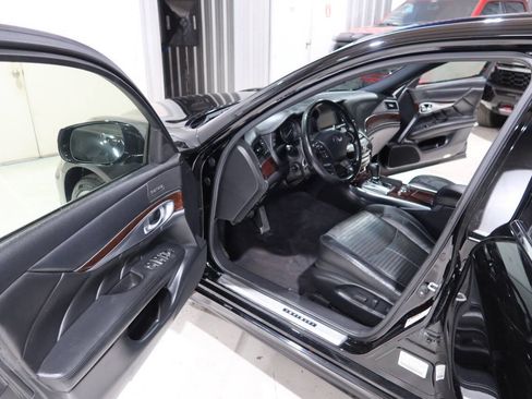 Used 2015 INFINITI Q70 3.7 w/ Sport Package RWD image 18