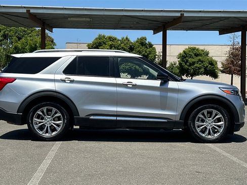 Used 2022 Ford Explorer Limited w/ Equipment Group 301A image 8