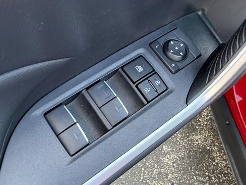 Used 2025 Toyota RAV4 XLE AWD/4WD image 22