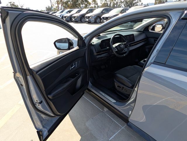 Used 2024 Nissan Ariya FWD image 36
