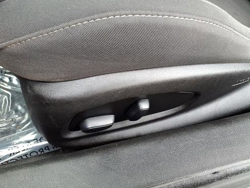 Used 2019 Chevrolet Camaro LT image 27