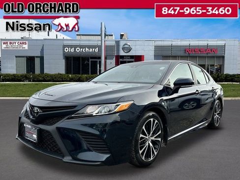 Used 2018 Toyota Camry L image 1