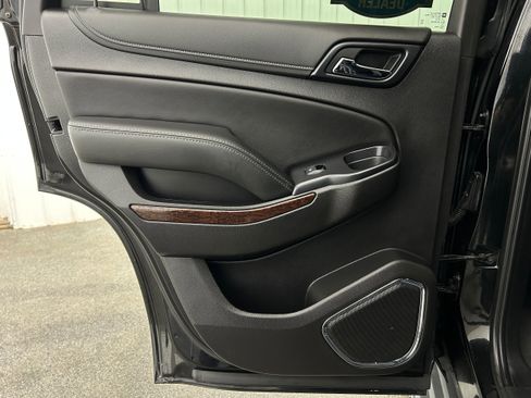Used 2019 GMC Yukon SLT w/ Graphite Performance Edition AWD/4WD image 27